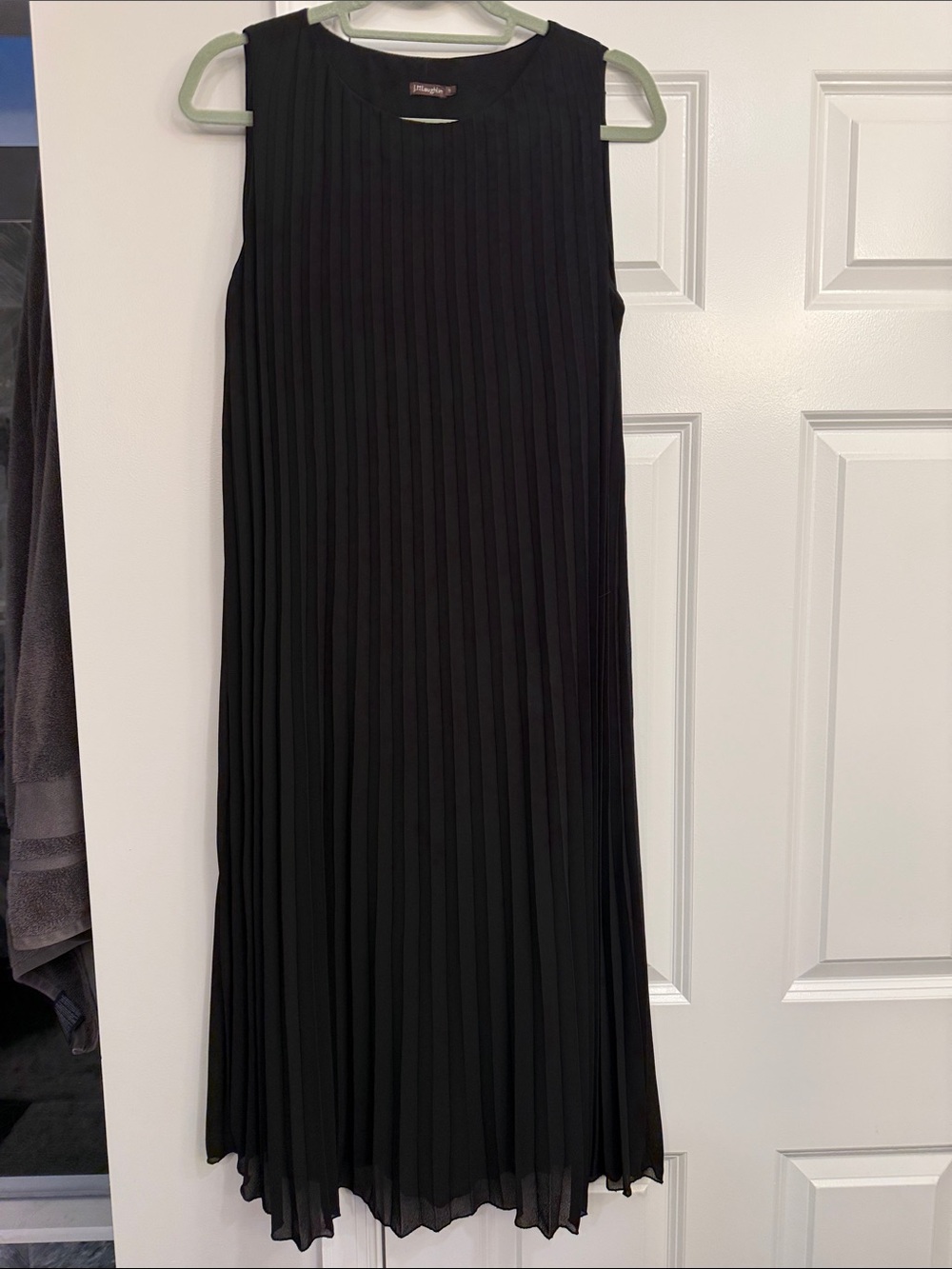 FLASH SALE 2 Days Only! J.McLaughlin Black Pleated Midi Dress-Skirt